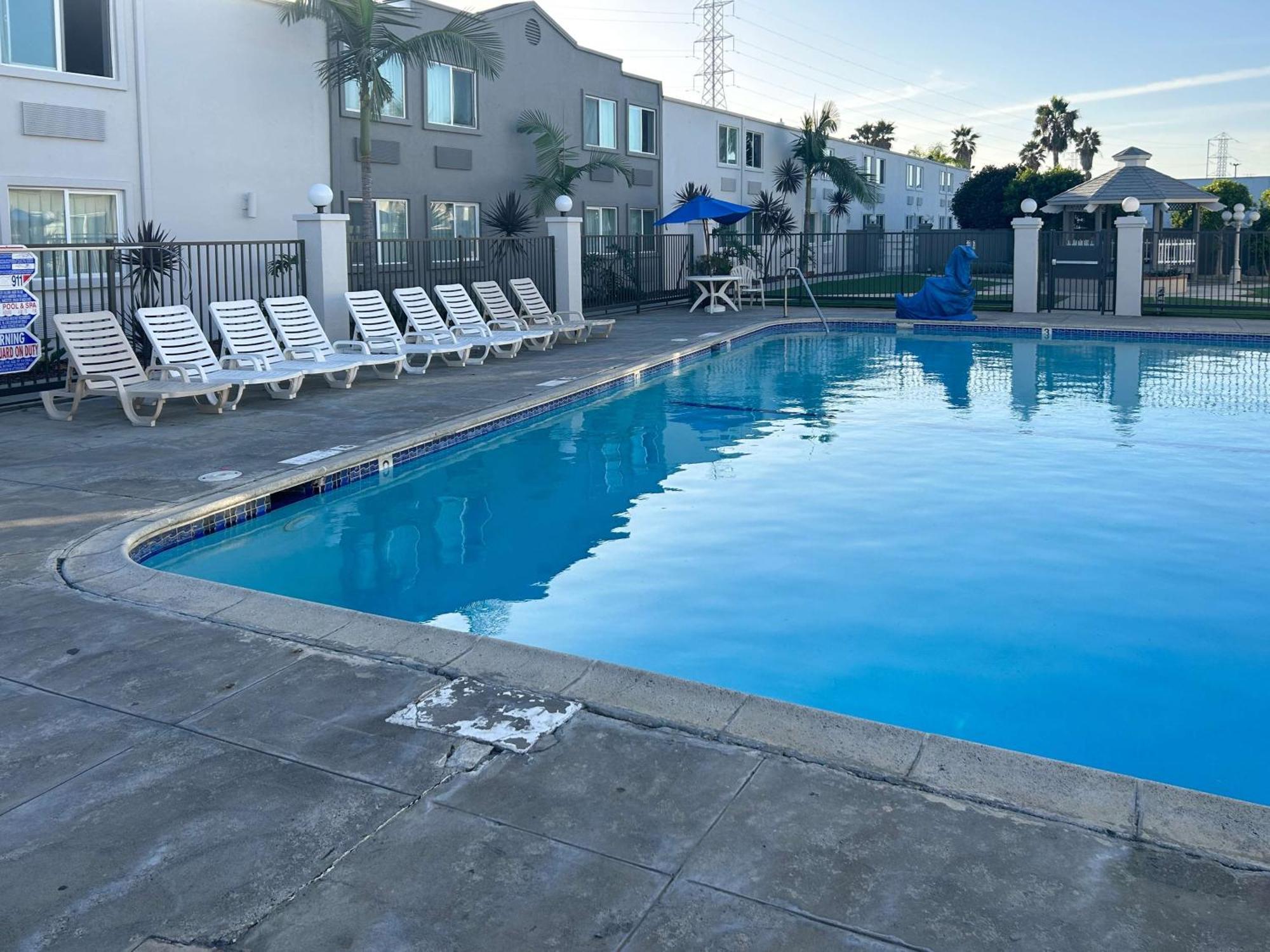 Studio 6 Suites Carson, Ca Bagian luar foto