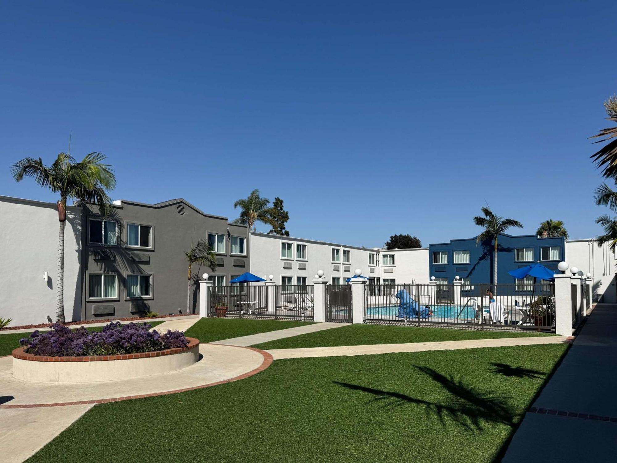 Studio 6 Suites Carson, Ca Bagian luar foto