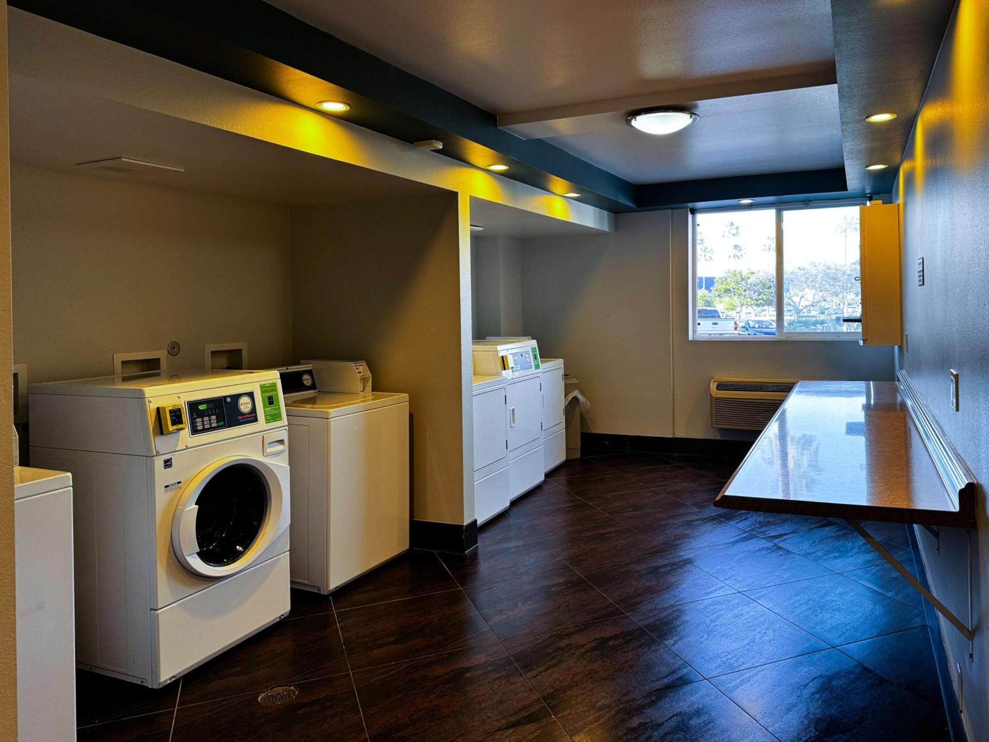 Studio 6 Suites Carson, Ca Bagian luar foto